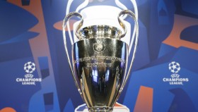 曼联球星阿莫林与拉特克利夫会面谈合同，展现曼联和谐内部氛围